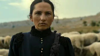 INTERVIU EXCLUSIV cu Manuela Martelli, actrița principală din God Will Not Help: „Cinematograful este cel mai interesant atunci când pune întrebări, nu când oferă răspunsuri definitive”. Când vezi în cinema 