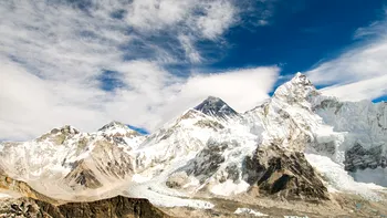 Nu Everest este cel mai apropiat loc de spațiu. Muntele care deține recordul, de fapt