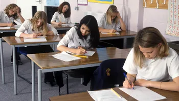 Evaluarea Națională 2026 începe luni. Elevii de clasa a VIII-a susțin prima probă la Limba română