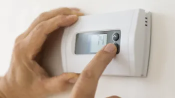 Este mai ieftin să lași aerul condiționat pornit toată ziua sau să îl oprești când pleci de acasă?