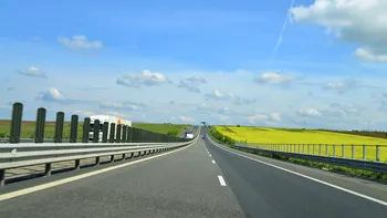 Cu ce viteză să mergi pe autostradă pentru a economisi carburant. Consumul poate scădea chiar și cu 30%