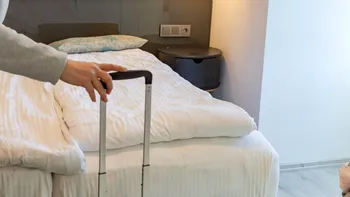 De ce este recomandat să fotografiezi camera de hotel imediat după check-in. Gestul simplu care te poate scuti de probleme