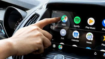 Dacia cu Android Auto care se întrerupe: cablu, telefon sau port USB, ce testezi rapid