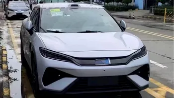 BYD pregătește electrica de 523 CP care s-ar putea încărca în cinci minute. Primele imagini fără camuflaj