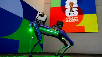 Cupa Mondială a devenit un spectacol al tehnologiei. Mingea are cip, arbitrii poartă camere, iar AI-ul decide ofsaidul
