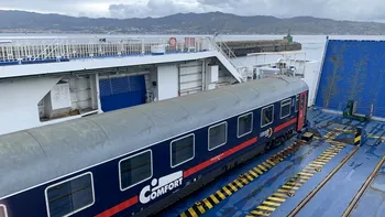 Cât costă un bilet cu trenul care urcă pe un feribot și traversează marea spre Sicilia. Experiența unică pe care o poți trăi în Italia