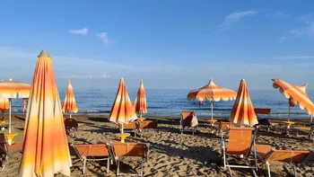 Cât costă un șezlong în Mamaia, Eforie, Costinești și Vama Veche în 2026. Unde găsești cele mai mici tarife