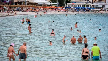 Cât de mare este riscul să iei leptospiroză în timpul unei vacanțe la mare? Explicațiile medicilor după cazul Mirunei, tânăra aflată în stare critică