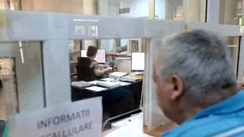 Cine poate cumula pensia cu salariul în 2026. Reguli pentru pensia de limită de vârstă, anticipată și pensiile de serviciu