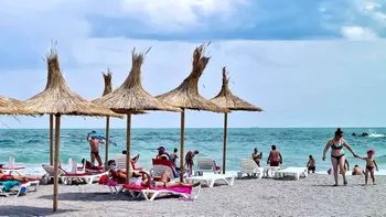 Experiența unui turist în vacanță la Mamaia: „Ați auzit de chiftele făcute din carne de mici?”