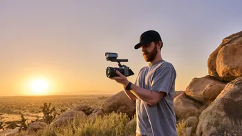 Sony prezintă FX5, o cameră Cinema Line care aduce în premieră Open Gate și RAW intern