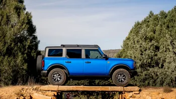 Ford apelează la tehnologia Geely pentru mașinile europene: noul crossover electric și un Bronco compact vor fi construite în Spania