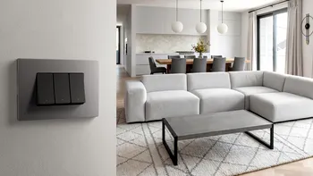 Casa inteligentă începe de la întrerupător. Noul System Pura de la Gewiss controlează lumina, obloanele, electrocasnicele și consumul de energie