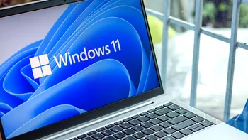 Windows 11 scapă de una dintre cele mai enervante probleme. Microsoft reduce restarturile forțate după ani de plângeri