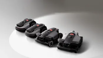 Roborock aduce în România roboții care tund singuri gazonul. Cât costă modelele cu AI, LiDAR și tracțiune integrală, RockMow urcă și în pantă