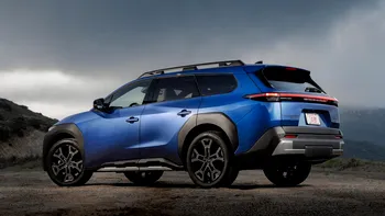 Subaru Trailseeker EV devine una dintre cele mai interesante electrice pentru cei care vor un SUV practic, cu gardă la sol serioasă, tracțiune integrală standard și imagine de mașină pregătită pentru drumuri grele