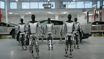 Elon Musk taie elanul fanilor Tesla: robotul Optimus nu va fi produs rapid, iar visul „armatei de roboți” se amână