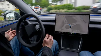 Surpriză într-un test de siguranță. Tesla Model Y a învins mașini cu zeci de butoane fizice la capitolul ușurință în utilizare