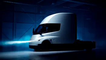 VIDEO Tesla Semi alunecă pe gheață și revine spectaculos pe traiectorie. De ce camionul electric poate avea un avantaj real iarna