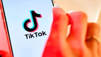 Colțul întunecat al TikTok pe care algoritmul nu ți-l arată. Ce este fenomenul „Farlands”, lumea stranie de la marginea platformei