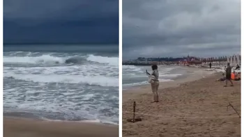 Valuri de trei metri la Neptun și interdicții pe litoral. Turiștii nu au voie să intre în mare în aceste stațiuni. A fost arborat steagul roșu