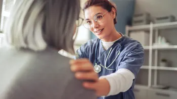 Europenii își pun sănătatea în mâinile AI, dar nu renunță la medic. Cifrele care arată schimbarea uriașă din spitale