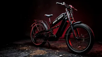 Are pedale, dar prinde 105 km/h: „bicicleta” electrică mai puternică decât multe scutere