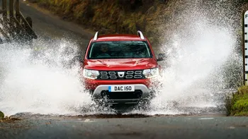 Dacia cu miros de umezeală după spălare: unde se ascund infiltrațiile și cum le confirmi