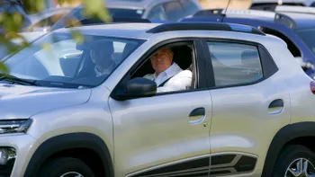 Dacia cu senzori de parcare montați din fabrică: de ce dau erori și cum îi cureți corect