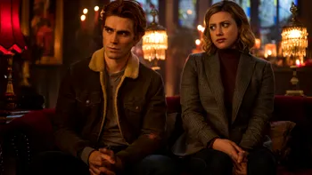 Riverdale se întoarce din morți pe Disney+. Archie și Sabrina declanșează apocalipsa zombie în 2027