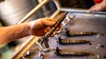 Injector care bate la diesel: cum diferențiezi zgomotul de tacheți, lanț sau volantă