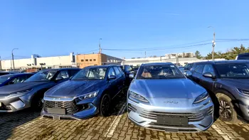 BYD anunță bateria cu stare solidă pentru 2027 și spune că motorul cu combustie nu mai are viitor