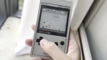 A transformat un e-reader într-un Game Boy care rulează surprinzător de fluid: e-Ink la 60 Hz, cu un simplu ESP32