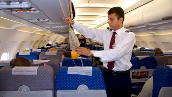 Cât timp funcționează măștile de oxigen din avion în caz de urgență. Explicațiile piloților despre sistemul care poate salva vieți