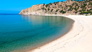 Locurile din Grecia unde canicula nu ajunge. Aici poți petrece concediul chiar și în august, festinațiile cu 27-29°C