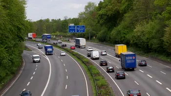 Regulile pe care trebuie să le respecți pe Autobahn, autostrăzile celebre din Germania. Ce este interzis și ce amenzi riști