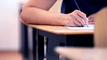Schimări majore la Evaluarea Națională și Bacalaureatul din 2027. Cum vor fi corectate lucrările și ce se întâmplă la contestații