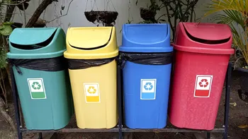 Este obligatoriu ca blocurile să aibă pubele pentru colectarea selectivă? Ce spune legea