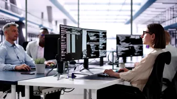 Mai merită să te reprofilezi în IT în 2026? Răspunsurile programatorilor, ce șanse are un începător: 