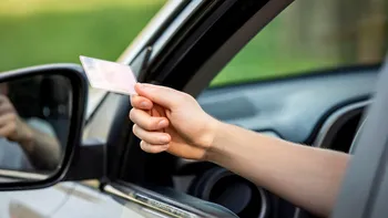 Cât timp rămâi fără permis dacă nu plătești o amendă de 500, 750 sau 1.000 de lei. Noua regulă explicată simplu