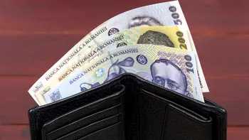 Lista scumpirilor care intră în vigoare de azi, 1 iulie. Vom plăti mai mult pentru amenzi, facturi la apă, carburanți și comenzi online