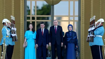 Cât ar costa pistolul primit cadou de Nicușor Dan de la Erdogan. Ce se va întâmpla cu arma odată cu revenirea preşedintelui în ţară