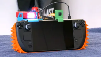 Și-a transformat Steam Deck-ul într-o capcană cu țepi și taser. Motivul absurd pentru care și-a „înarmat” consola
