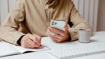 Un e-mail de 40 de milioane de dolari: achiziția online pe care nimeni nu a depășit-o din 1999