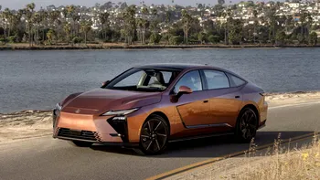 Noul Lexus ES electric pleacă de la echivalentul a 42.000 de euro și promite aproape 500 km autonomie