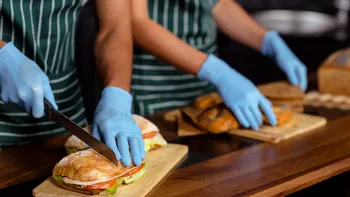 Cât a ajuns să coste un sandwich în România. Clienţii se plâng de preţurile din ce în ce mai mari: 