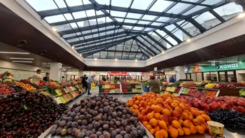 Cât costă să vinzi legume și fructe într-o piață din Sectorul 4. Producătorii locali vor plăti mai puțin decât comercianții