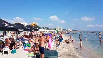 Ce fac românii ca să cheltuie mai puțin în vacanțele de pe litoral. Obiceiul care a devenit tot mai răspândit după valul de scumpiri