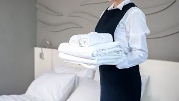 De ce prosoapele din hotel sunt aproape întotdeauna albe. Motivul real nu ține doar de curățenie