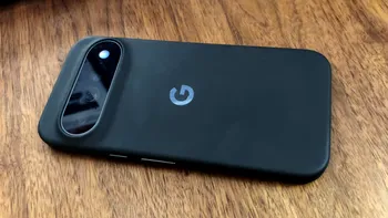 Peste 80% dintre smartphone-urile noi din UE nu oferă informațiile obligatorii despre reparații. Producătorii își dau singuri note de top
